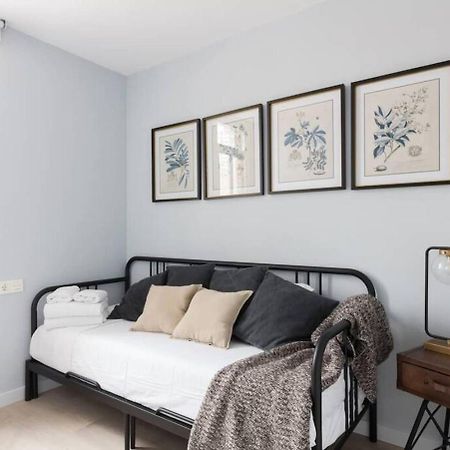 2 Bdr Penthouse In Grcia Lägenhet Barcelona Exteriör bild
